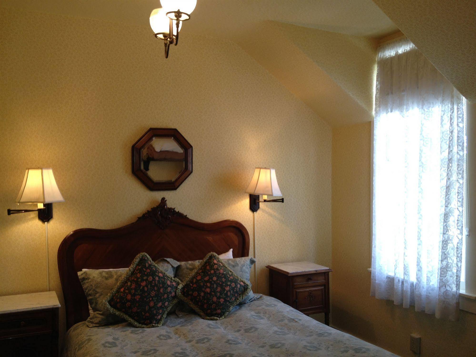 Gosby House Inn, A Four Sisters Inn Πασίφικ Γκρόουβ Εξωτερικό φωτογραφία