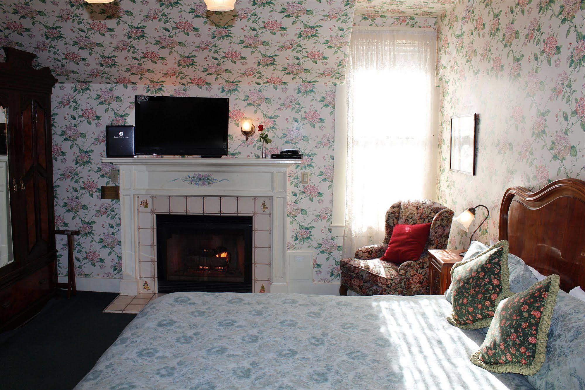Gosby House Inn, A Four Sisters Inn Πασίφικ Γκρόουβ Εξωτερικό φωτογραφία